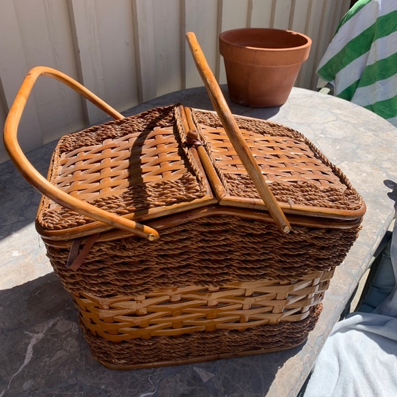 Vintage Pick Nick Basket - Picture 9 of 9